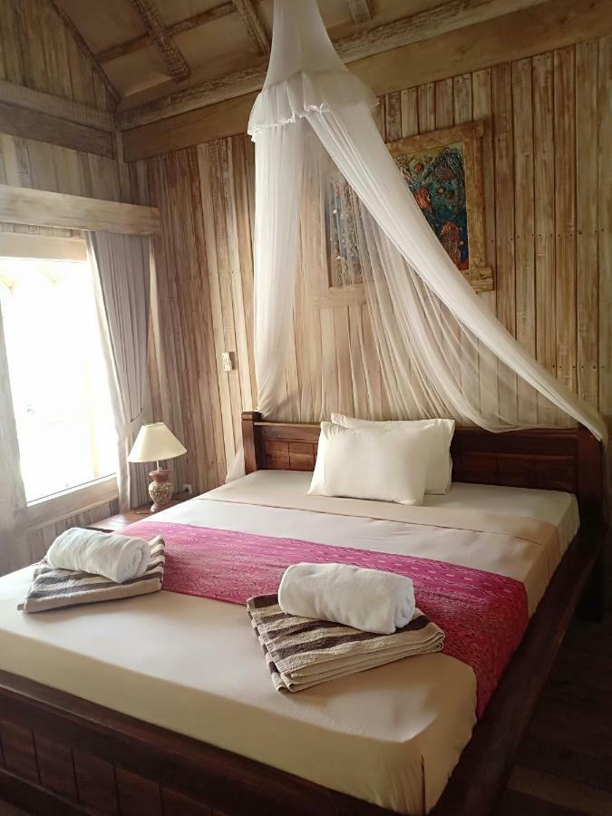 Youpy Bungalows Gili Air Exterior photo