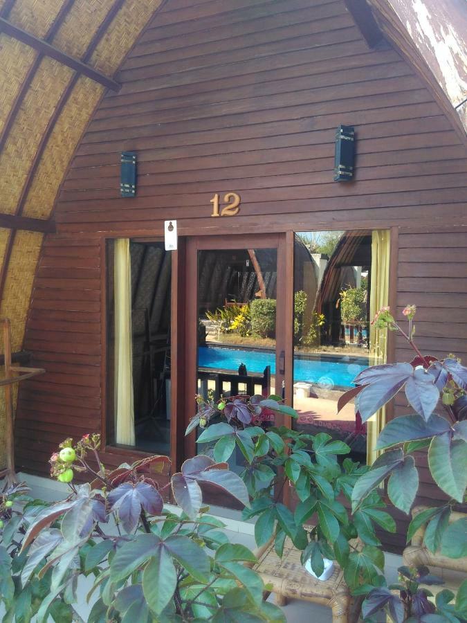 Youpy Bungalows Gili Air Exterior photo